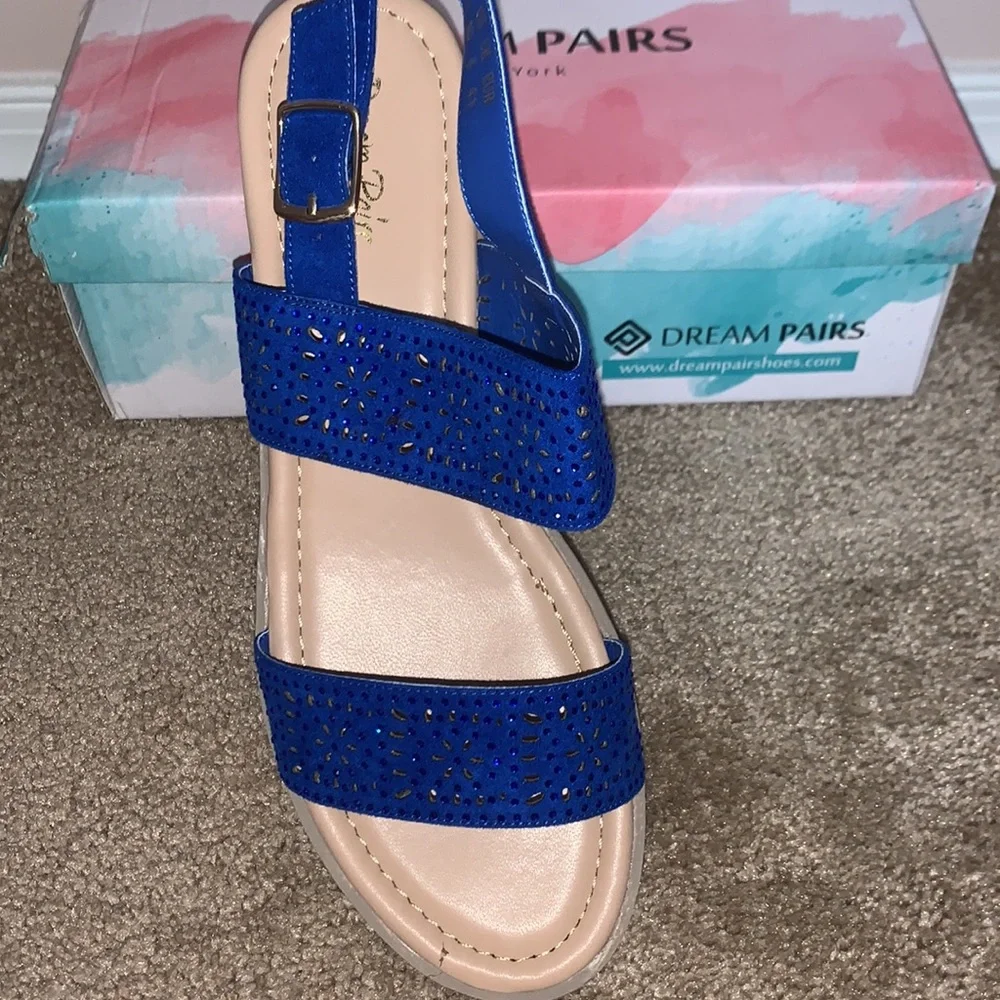 Dream Pairs size 10 blue strap sandals - Picture 2 of 3